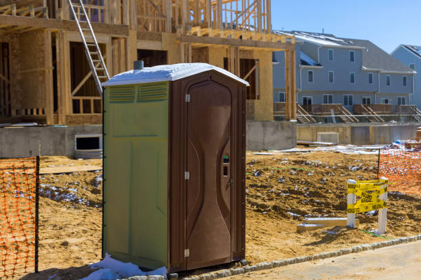 Porta potty delivery and setup in Meiners Oaks, CA