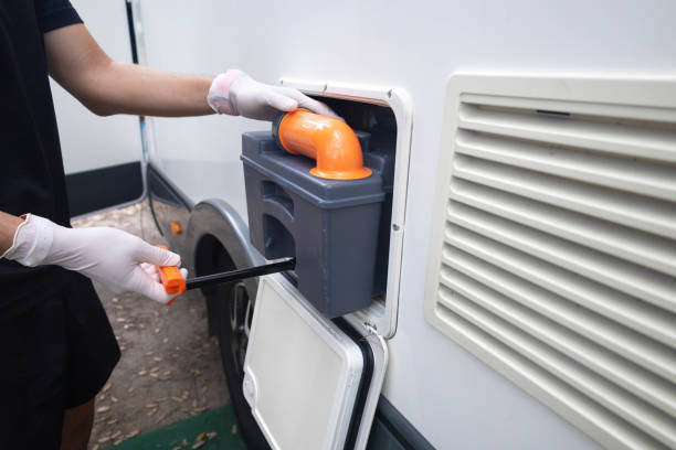 Portable Toilet Options We Offer in Meiners Oaks, CA