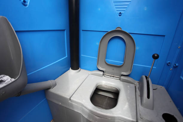 Portable Toilet Options We Offer in Meiners Oaks, CA